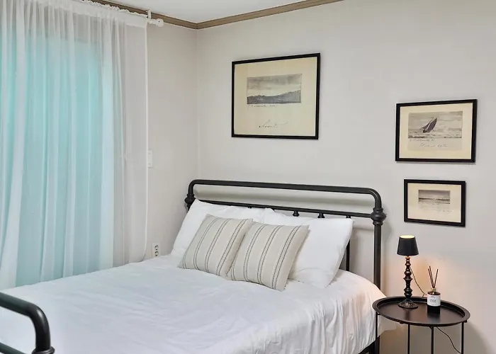 Apartment Gongdeok Cozy 101, 5min From Subway *